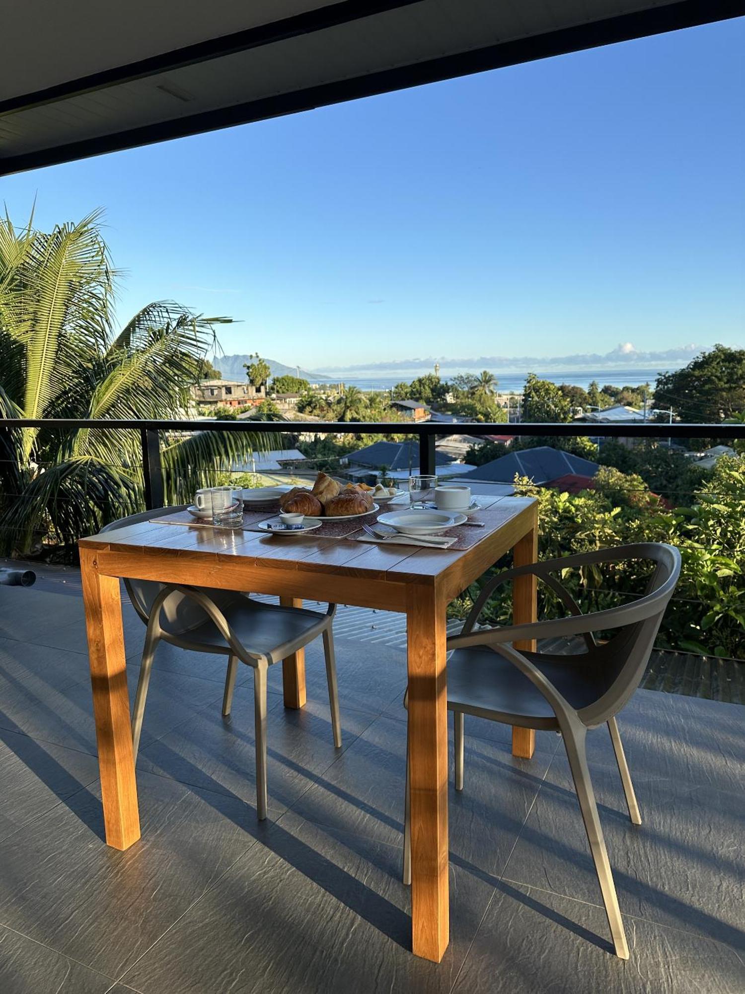 Ononui Lodge Airport, Ocean-View, Private Bathroom And Balcony, Free Wifi And Parking, On-Site Car Rental Faaa Buitenkant foto