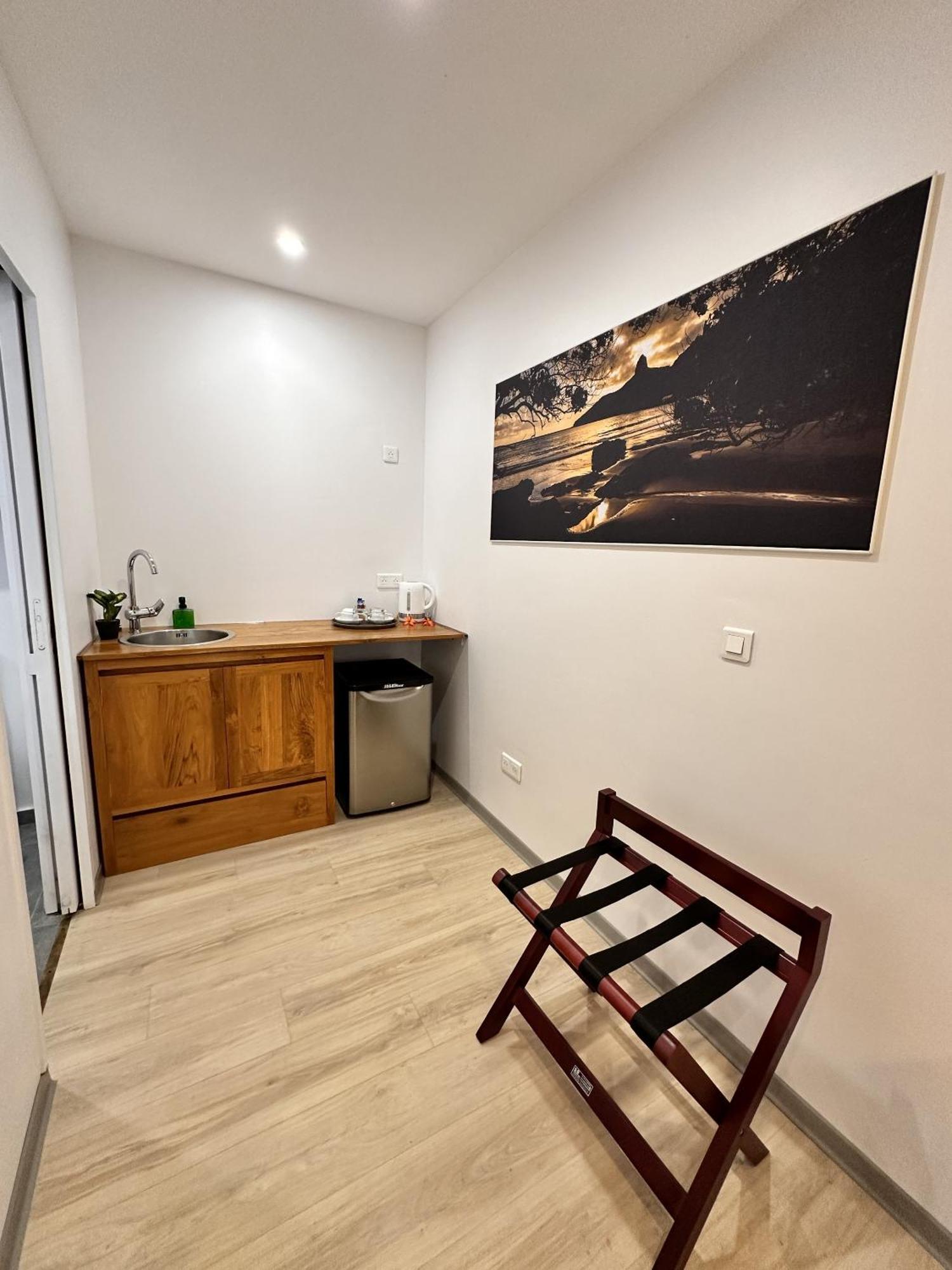 Ononui Lodge Airport, Ocean-View, Private Bathroom And Balcony, Free Wifi And Parking, On-Site Car Rental Faaa Buitenkant foto