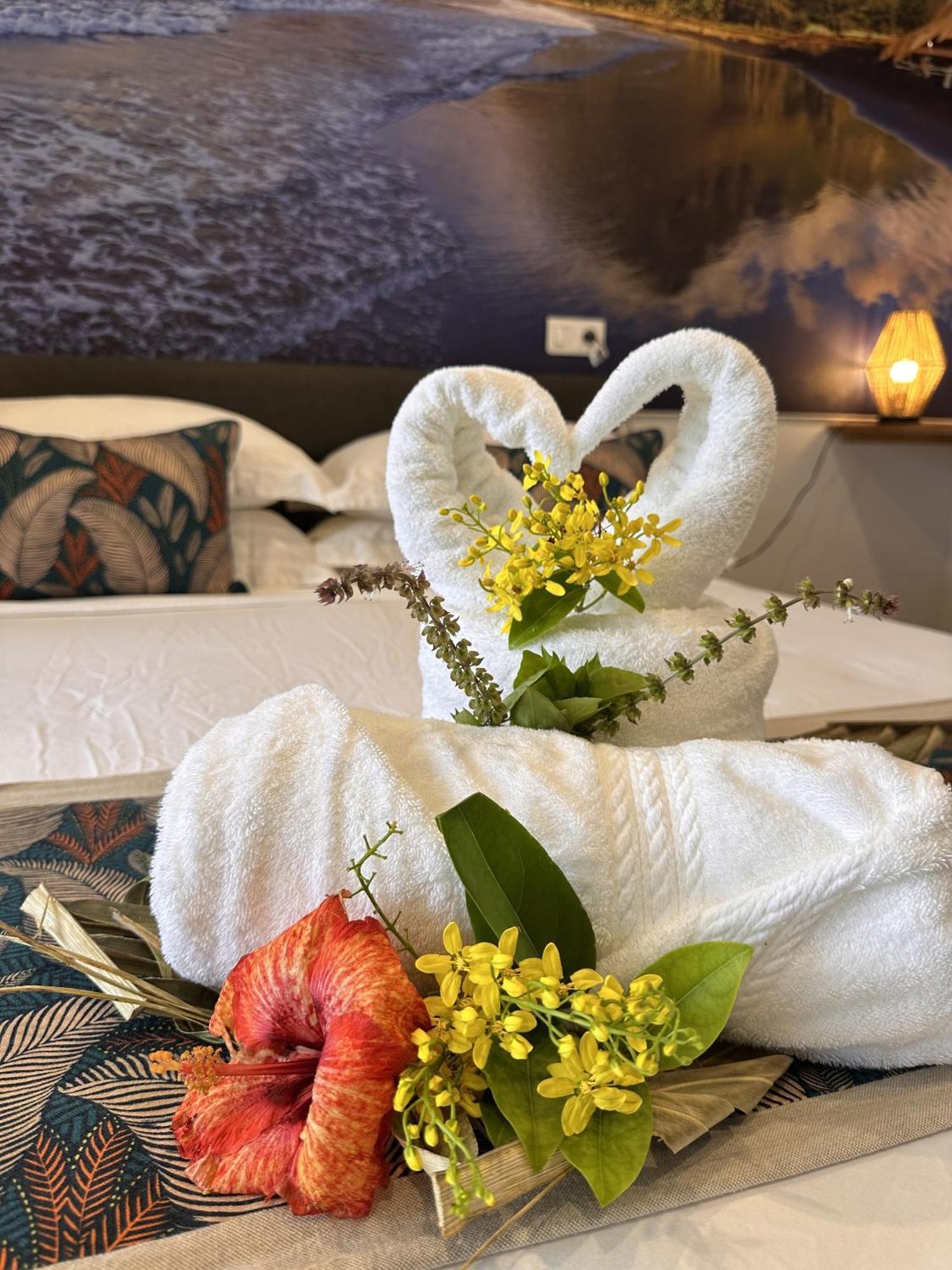 Ononui Lodge Airport, Ocean-View, Private Bathroom And Balcony, Free Wifi And Parking, On-Site Car Rental Faaa Buitenkant foto