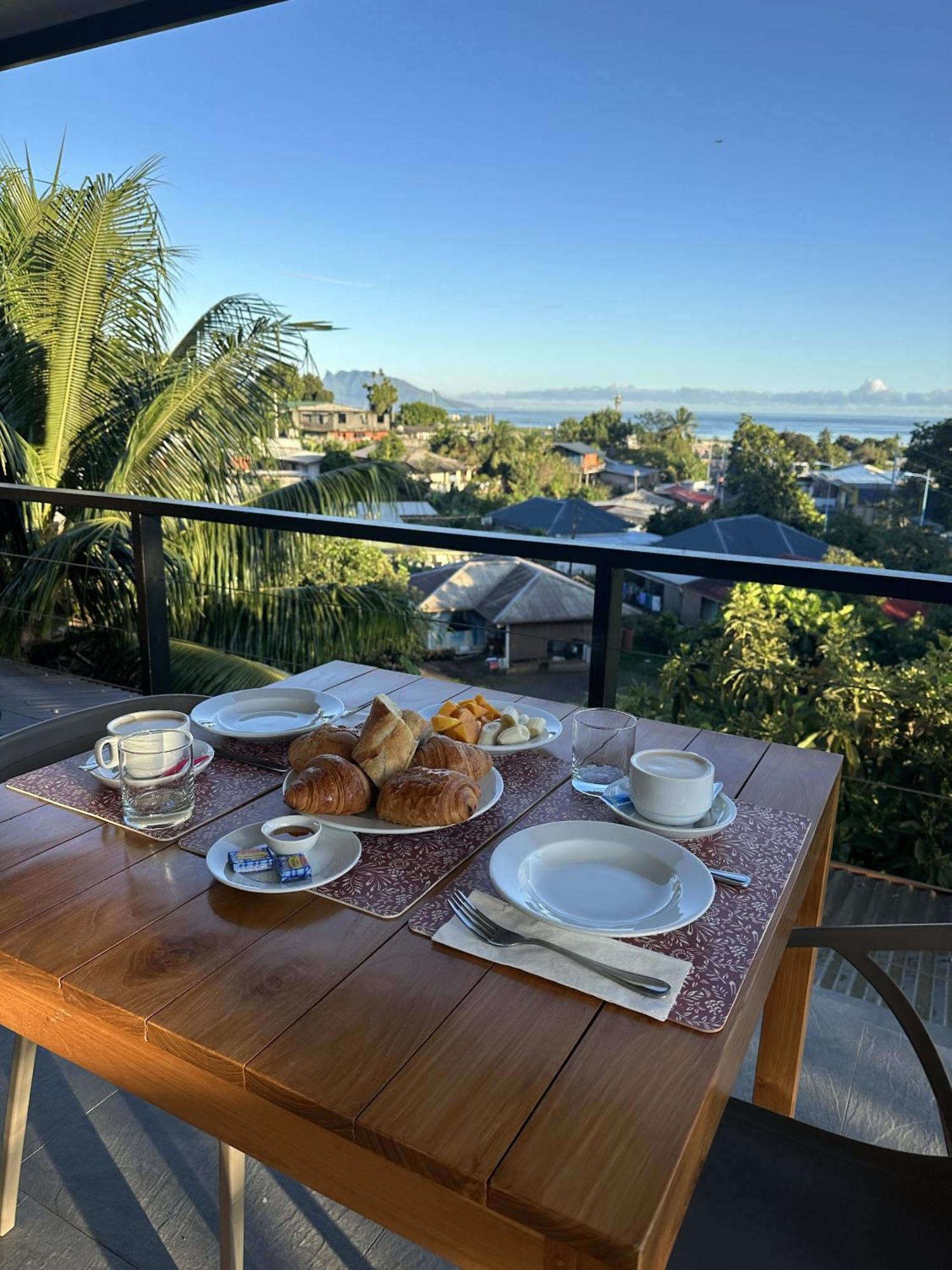 Ononui Lodge Airport, Ocean-View, Private Bathroom And Balcony, Free Wifi And Parking, On-Site Car Rental Faaa Buitenkant foto