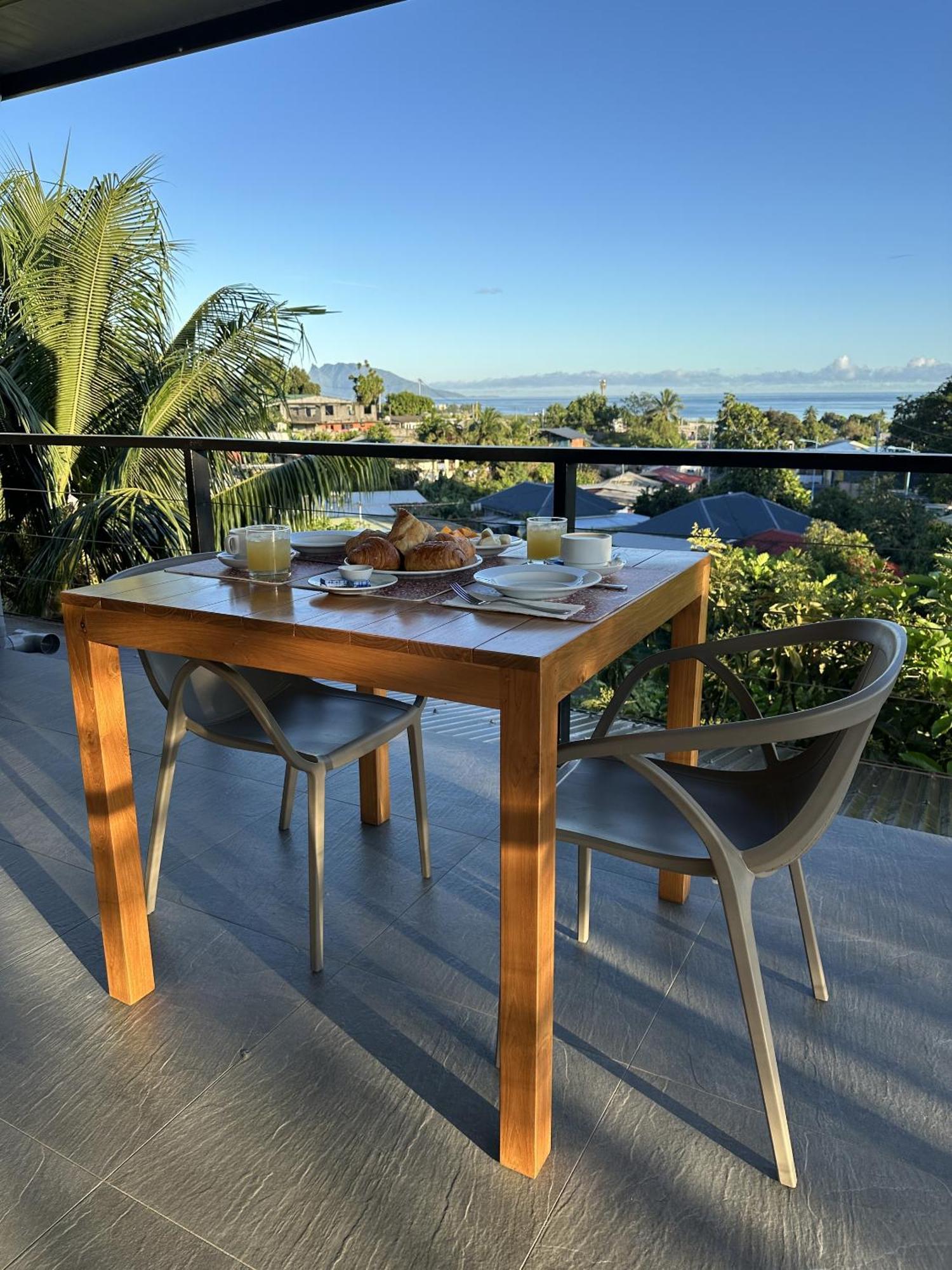 Ononui Lodge Airport, Ocean-View, Private Bathroom And Balcony, Free Wifi And Parking, On-Site Car Rental Faaa Buitenkant foto